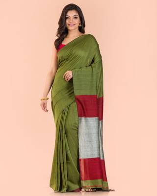 Green hand woven cotton saree with blouse 1
