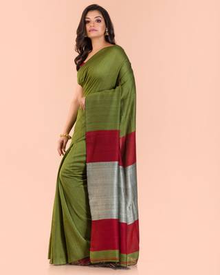 Green hand woven cotton saree with blouse 2