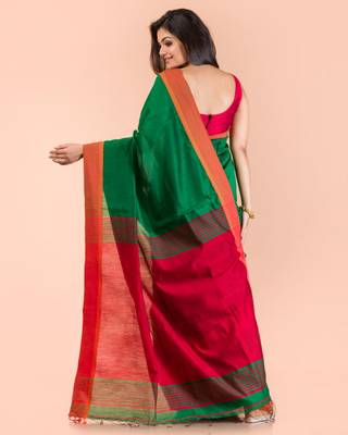 Green hand woven blended cotton saree with blouse 3