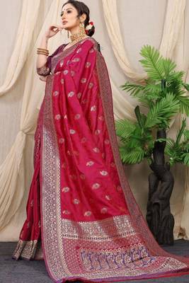 Red Soft Silk With Wiving Gold Zari Saree  2