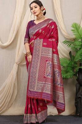 Red Soft Silk With Wiving Gold Zari Saree  3