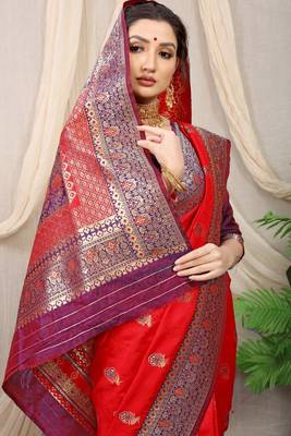 Red Soft Silk With Wiving Gold Zari Saree 2