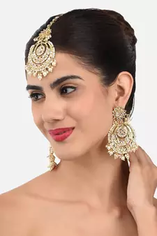 Designer Kundan Stone Bridal Dangler Pearl Stone Earrings Studs With Matching Maang Tikka