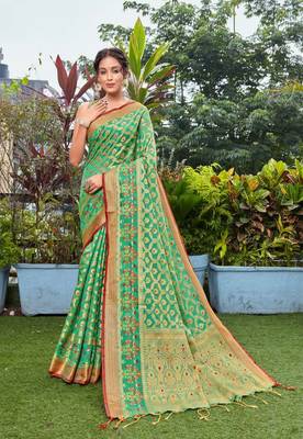 Green Woven Art Silk Saree With Blouse 1