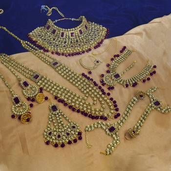 Maroon jewellery 2