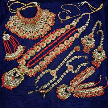 Red jewellery 3