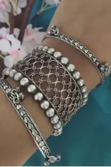 Jaali kada with ghungaroo bangles