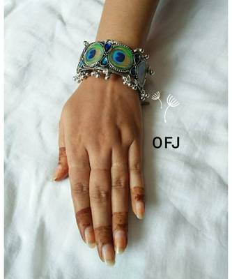 Peacock Feather Openable Bracelet 1