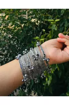 Multi Design Ghunghroo Bangle set with ring