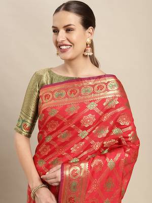 Red Woven Banarasi silk blend Saree With Blouse 4