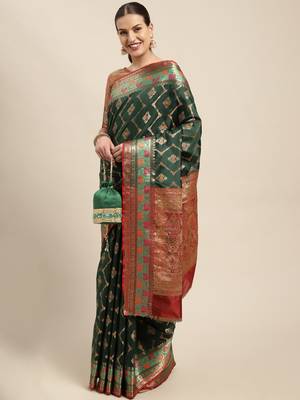 Green Woven Banarasi Silk Saree With Blouse 3