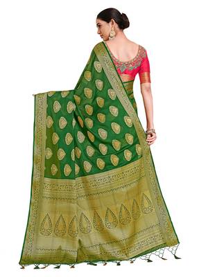 Green woven crepe saree with blouse 5
