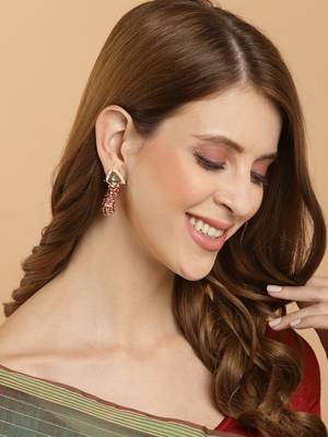 Red pearl earrings 1