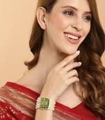 Green pearl bracelets