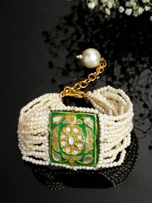 Green pearl bracelets 2