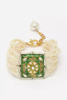 Green pearl bracelets