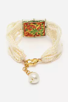 Green pearl bracelets