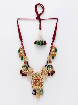 Red pearl necklaces 3