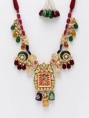 Red pearl necklaces 4