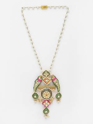 Green pearl necklaces 3