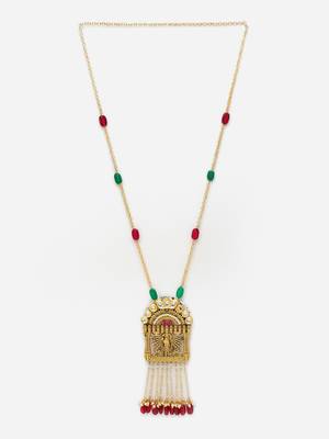 Red pearl necklaces 3