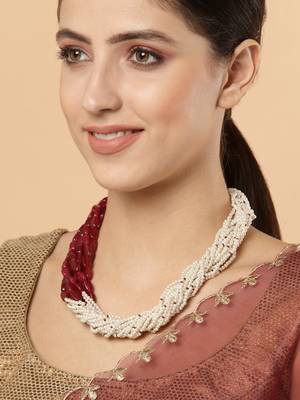 Red pearl necklaces 1