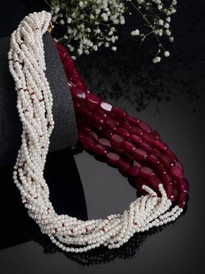 Red pearl necklaces 2