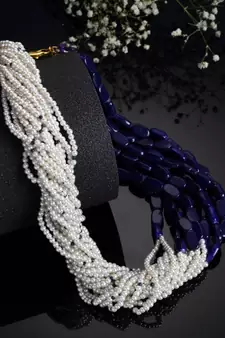 Blue pearl necklaces