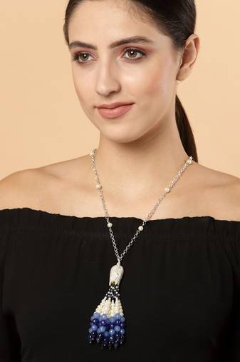 Blue pearl necklaces