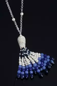 Blue pearl necklaces