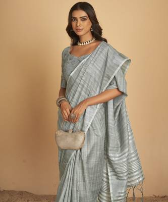 Grey plain linen saree with blouse 4