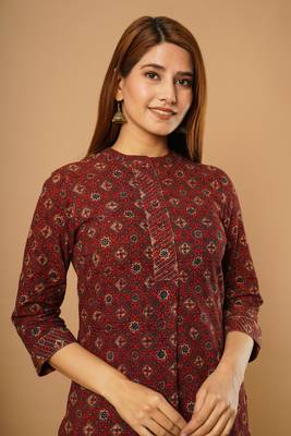 Maroon embroidered cotton cotton-kurtis 1