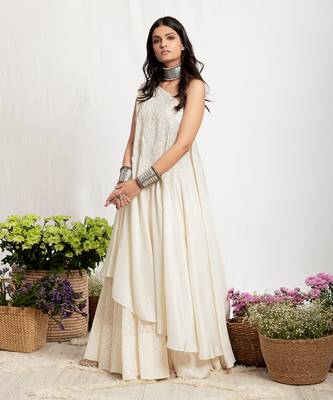 Ivory Naaz Kaftan Set 1
