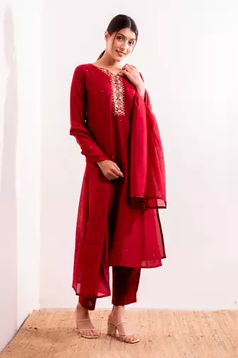 Red Khat Straight Fit Suit Set
