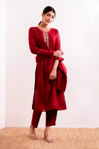 Red Khat Straight Fit Suit Set