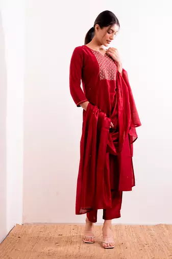 Red Aarzoo Straight Fit  Suit Set
