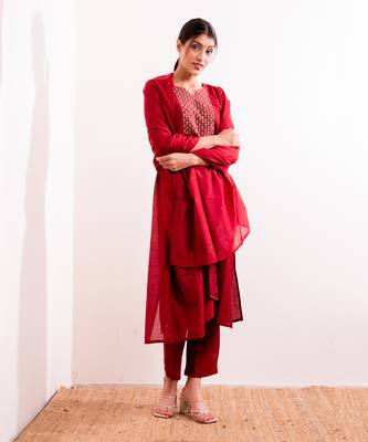 Red Aarzoo Straight Fit  Suit Set 4