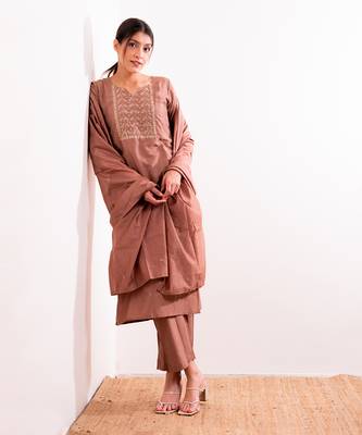 Nude Myra Straight Fit  Suit Set 2