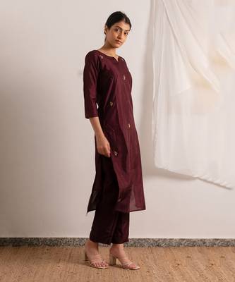 Maroon Sara Straight Fit Kurta Set 3