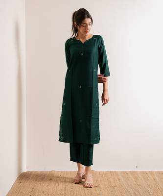 Green Rukh Straight Fit Kurta Set 3
