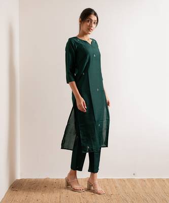 Green Rukh Straight Fit Kurta Set 4