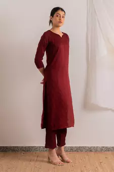 Red Sadka Straight Fit Kurta Set