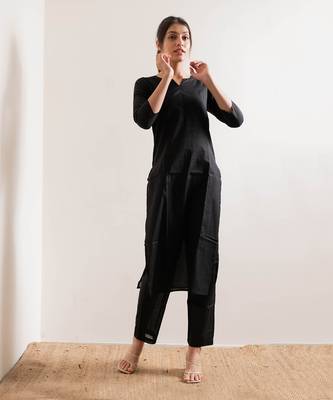 Black Karaar Straight Fit Kurta Set 3