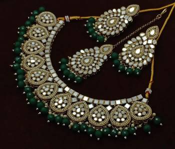 Green necklaces 1