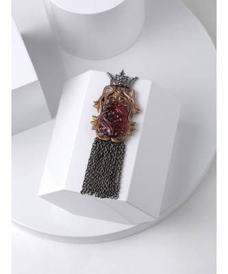 The Crown brooch 1
