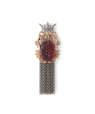 The Crown brooch 2