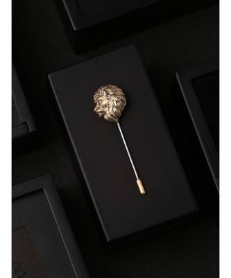 The Side Lion Lapel Pin 1