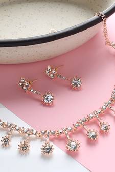 American Diamond Rose Gold Plated Floral Design Necklace With Earrings For Women, Girls