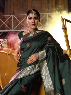 Dark green hand woven banarasi saree with blouse 2