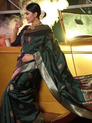 Dark green hand woven banarasi saree with blouse 3